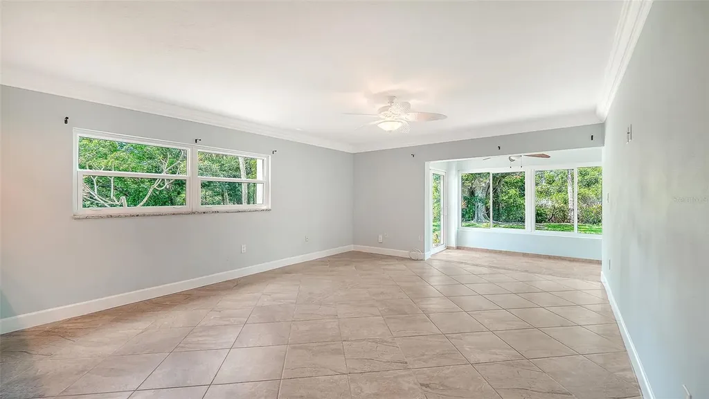 225 Hourglass Way Sarasota FL 34242
