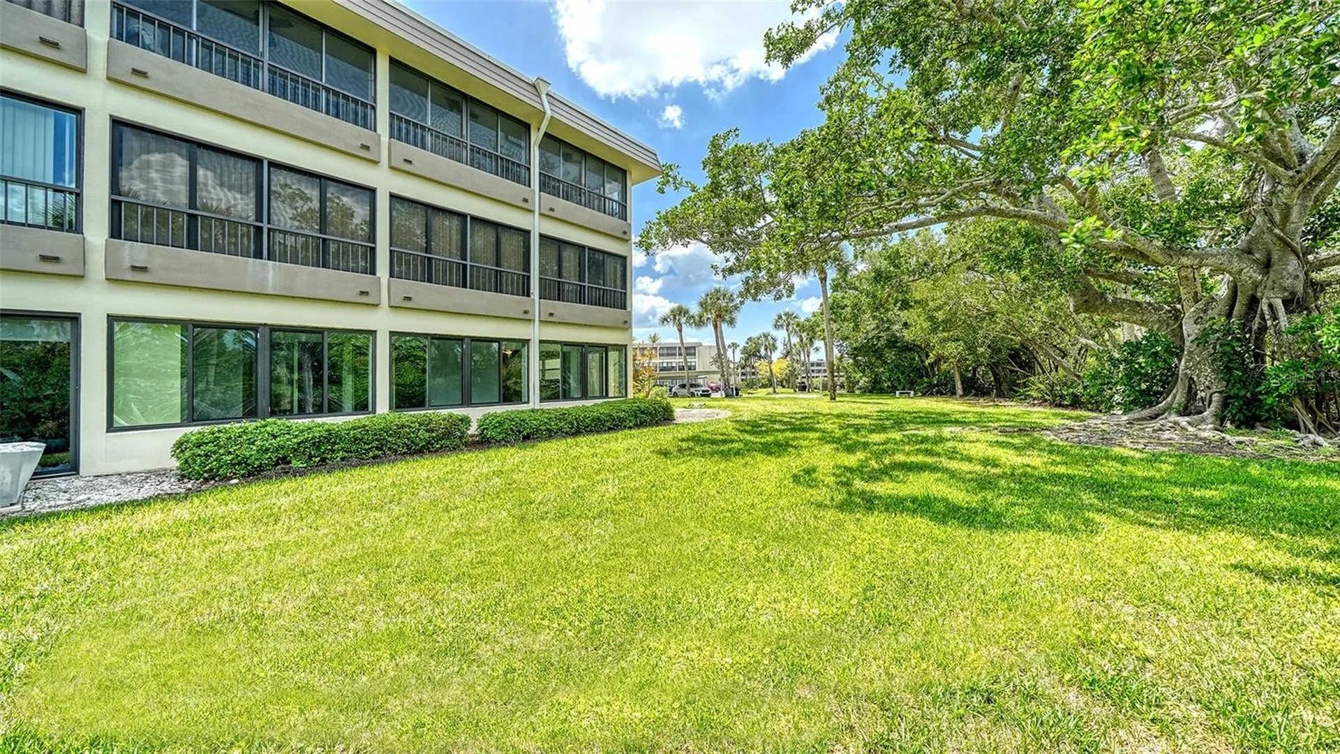 225 Hourglass Way Sarasota FL 34242