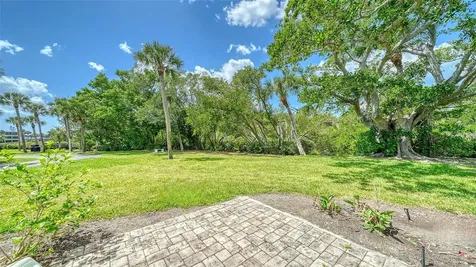 225 Hourglass Way Sarasota FL 34242