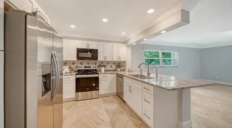 225 Hourglass Way Sarasota FL 34242