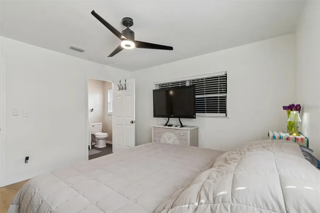 4636 W Bay Court Avenue Tampa FL 33611