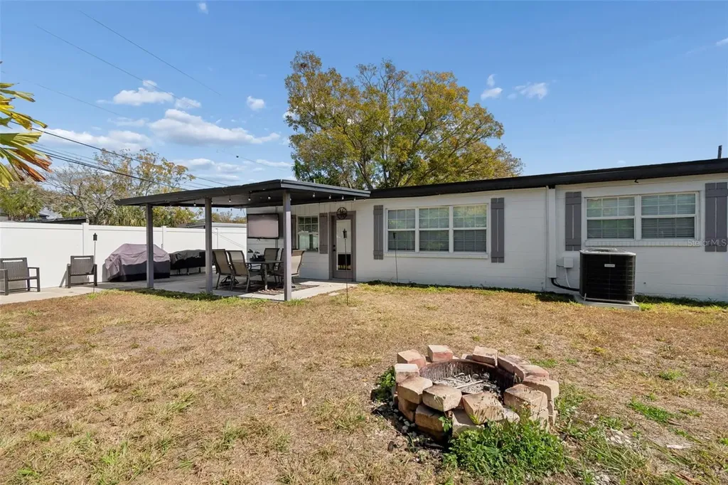 4636 W Bay Court Avenue Tampa FL 33611