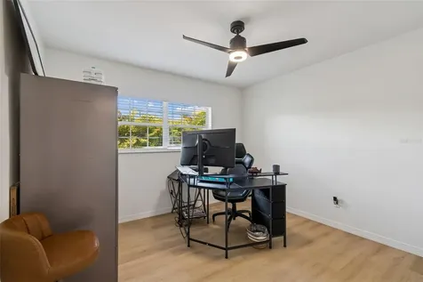 4636 W Bay Court Avenue Tampa FL 33611