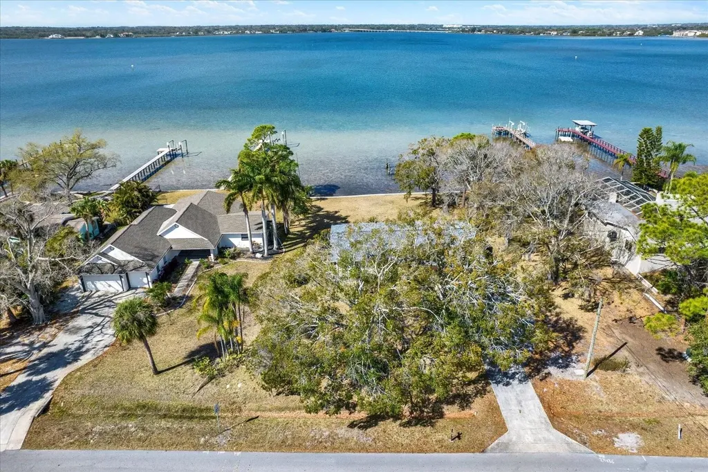 400 Shore Drive E Oldsmar FL 34677