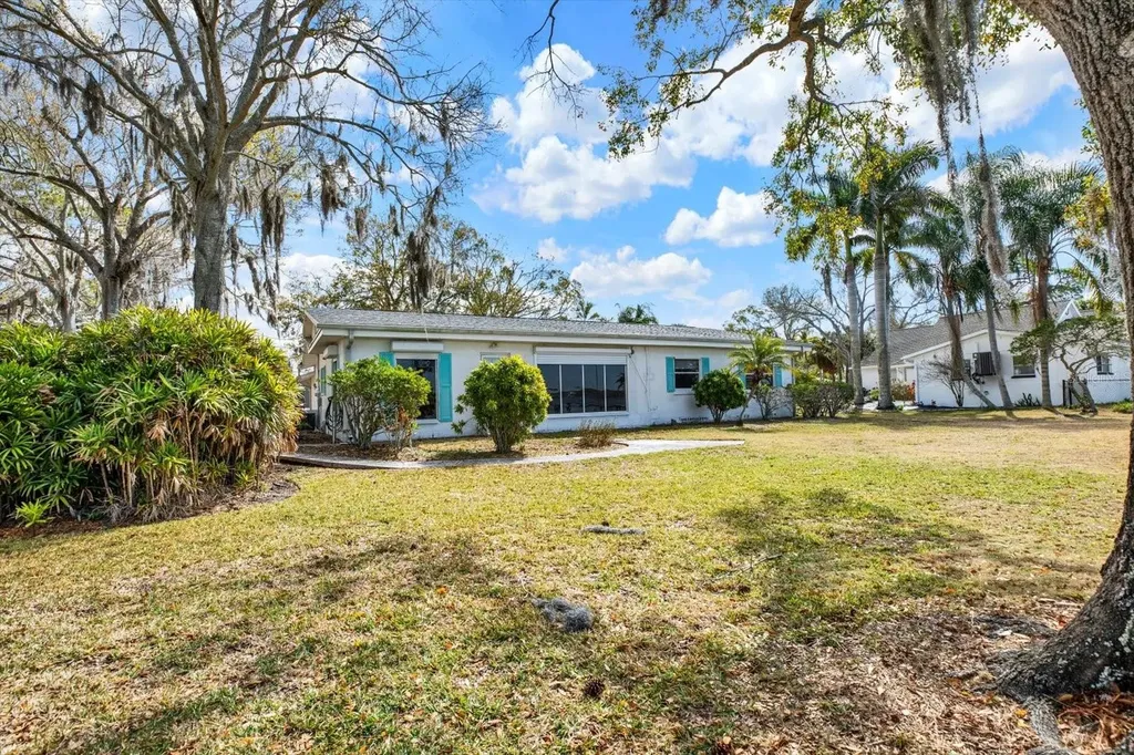 400 Shore Drive E Oldsmar FL 34677