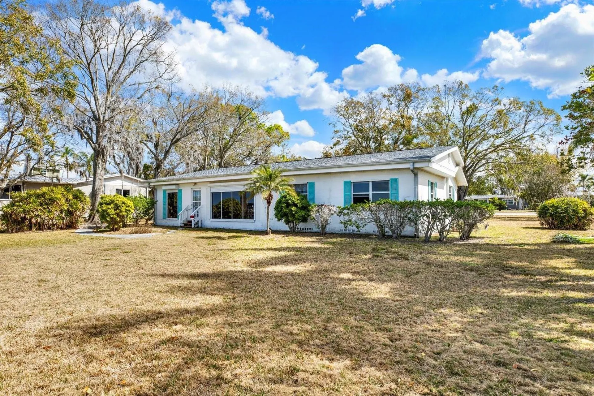 400 Shore Drive E Oldsmar FL 34677