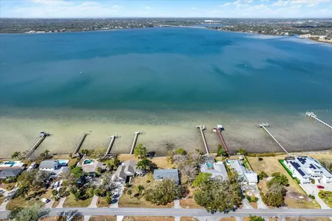 400 Shore Drive E Oldsmar FL 34677
