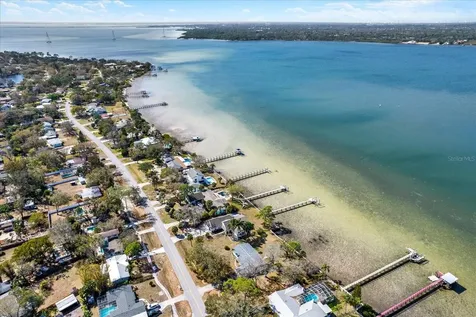400 Shore Drive E Oldsmar FL 34677