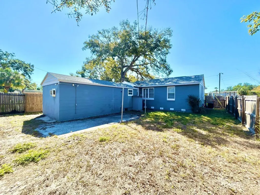 2720 Edwards Avenue S St Petersburg FL 33705