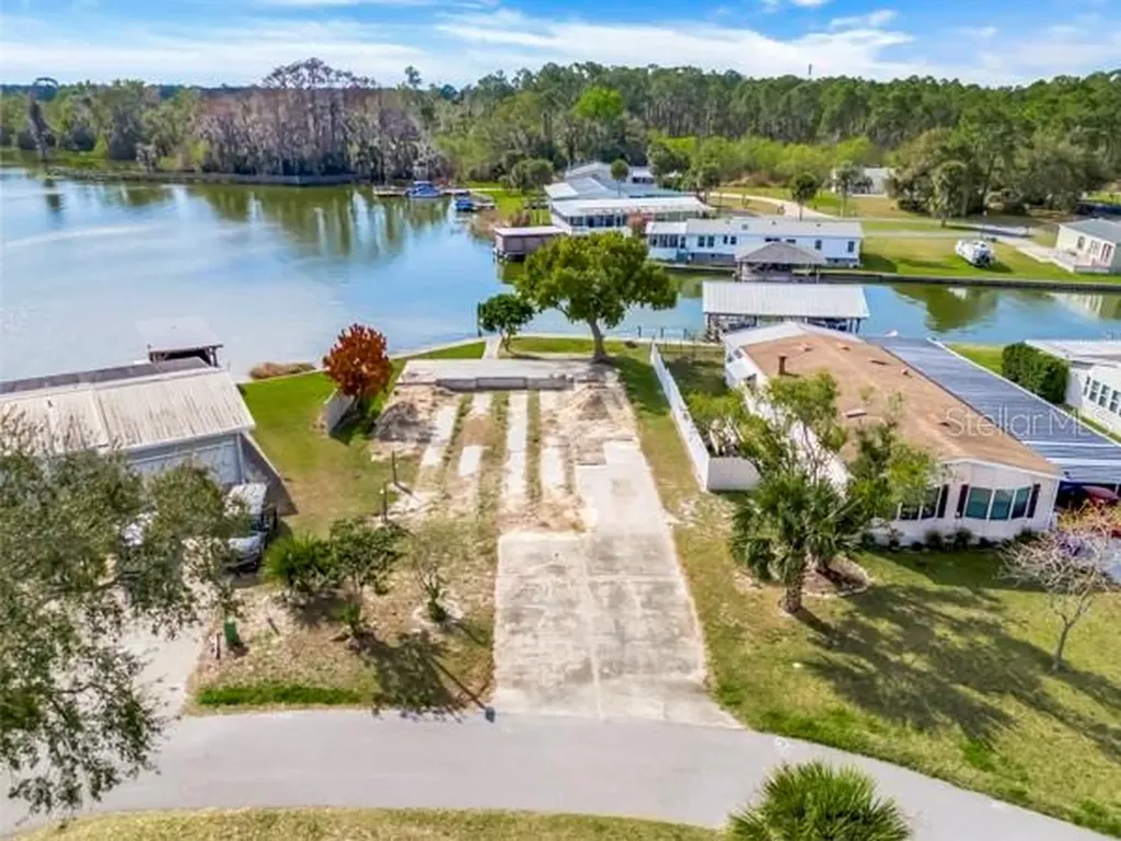 1629 Sunshine Lane Tavares FL 32778