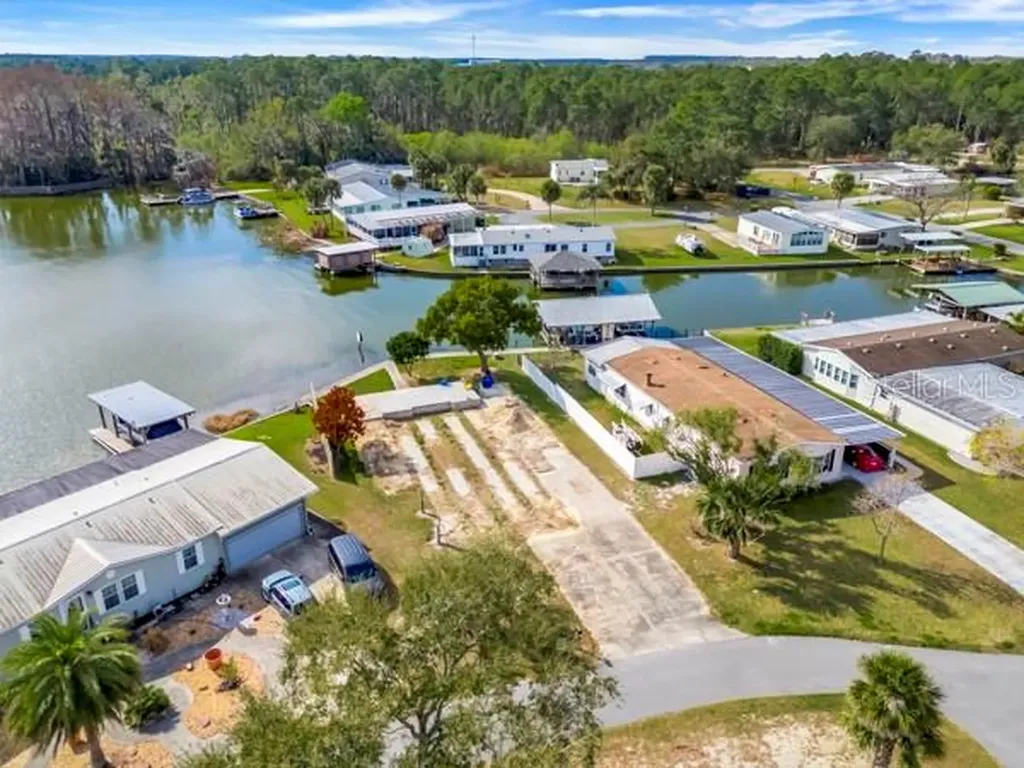 1629 Sunshine Lane Tavares FL 32778