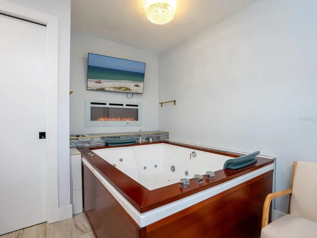 501 Norton Street Longboat Key FL 34228
