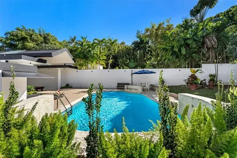 3 Garden Hills Estates Guaynabo PR 00966