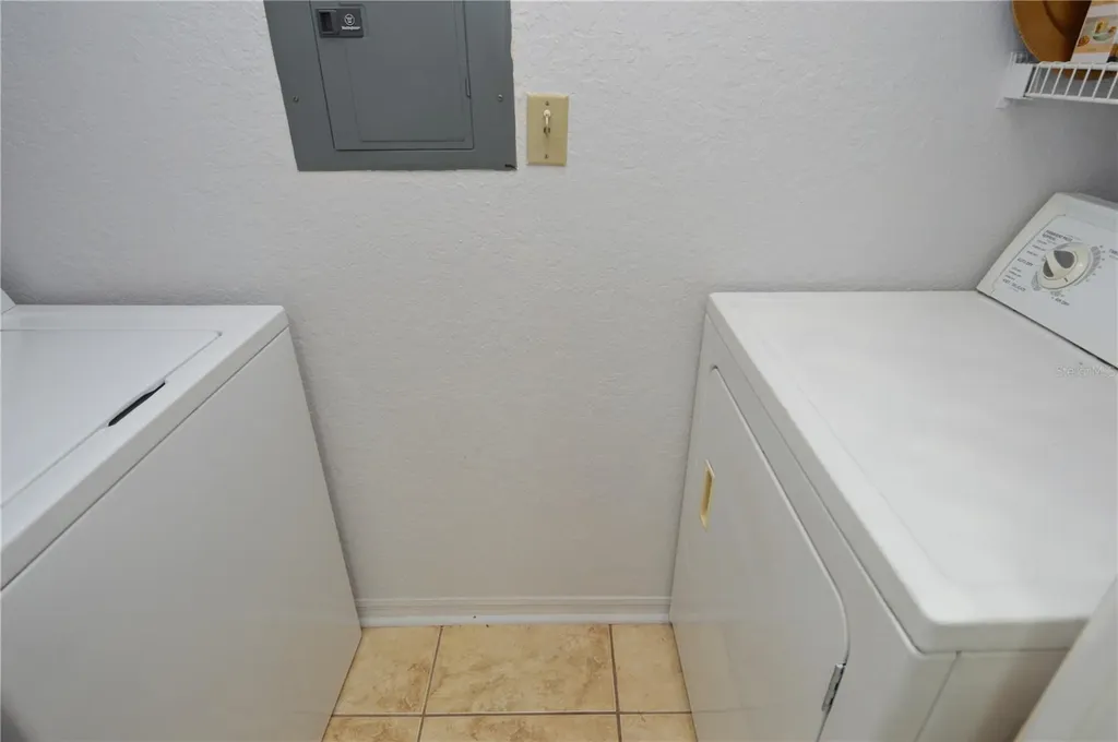 10265 Gandy Boulevard N St Petersburg FL 33702