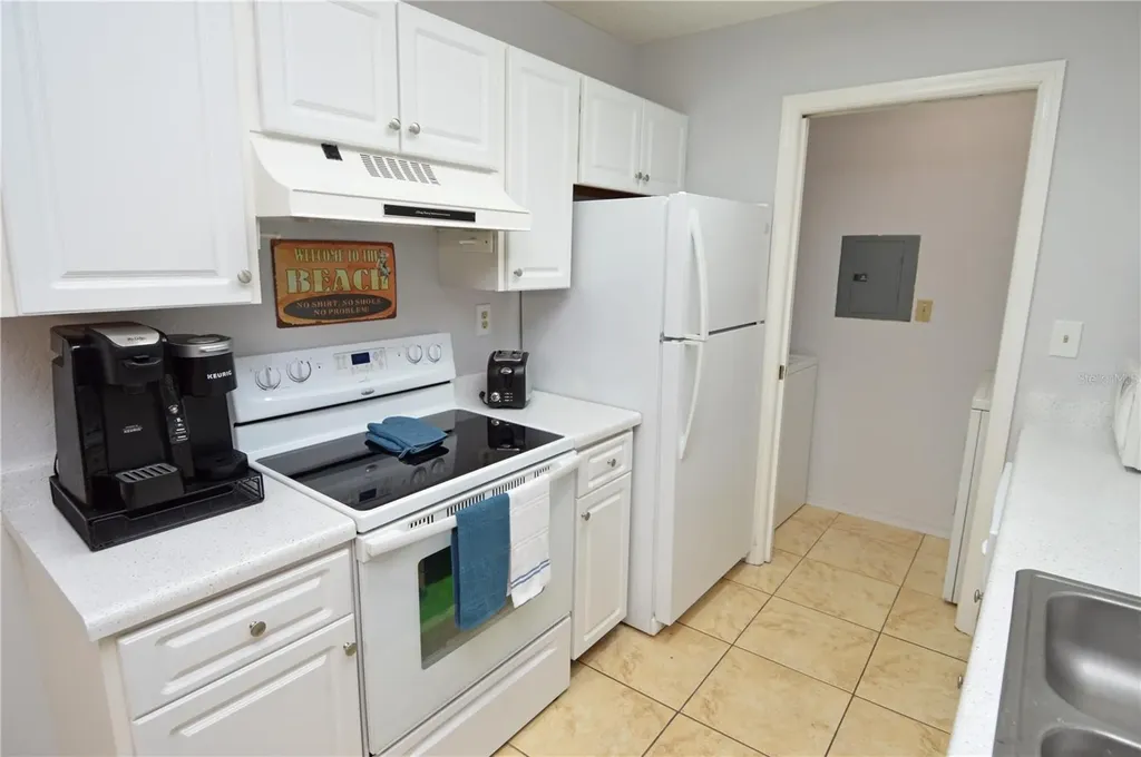 10265 Gandy Boulevard N St Petersburg FL 33702
