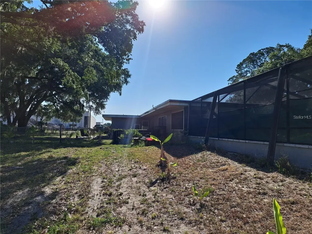 2814 N Maryland Avenue Plant City FL 33563