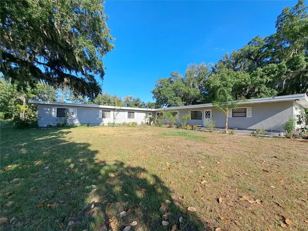 2814 N Maryland Avenue Plant City FL 33563