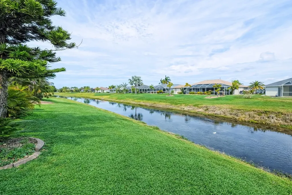 35 Sportsman Court Rotonda West FL 33947