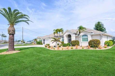 35 Sportsman Court Rotonda West FL 33947