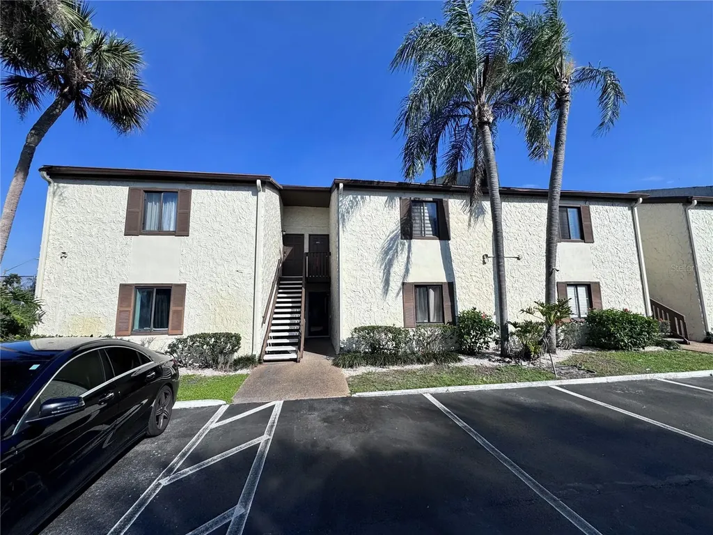 11505 7th Way N St Petersburg FL 33716