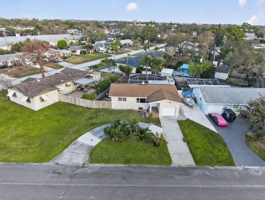 211 89th Avenue N St Petersburg FL 33702