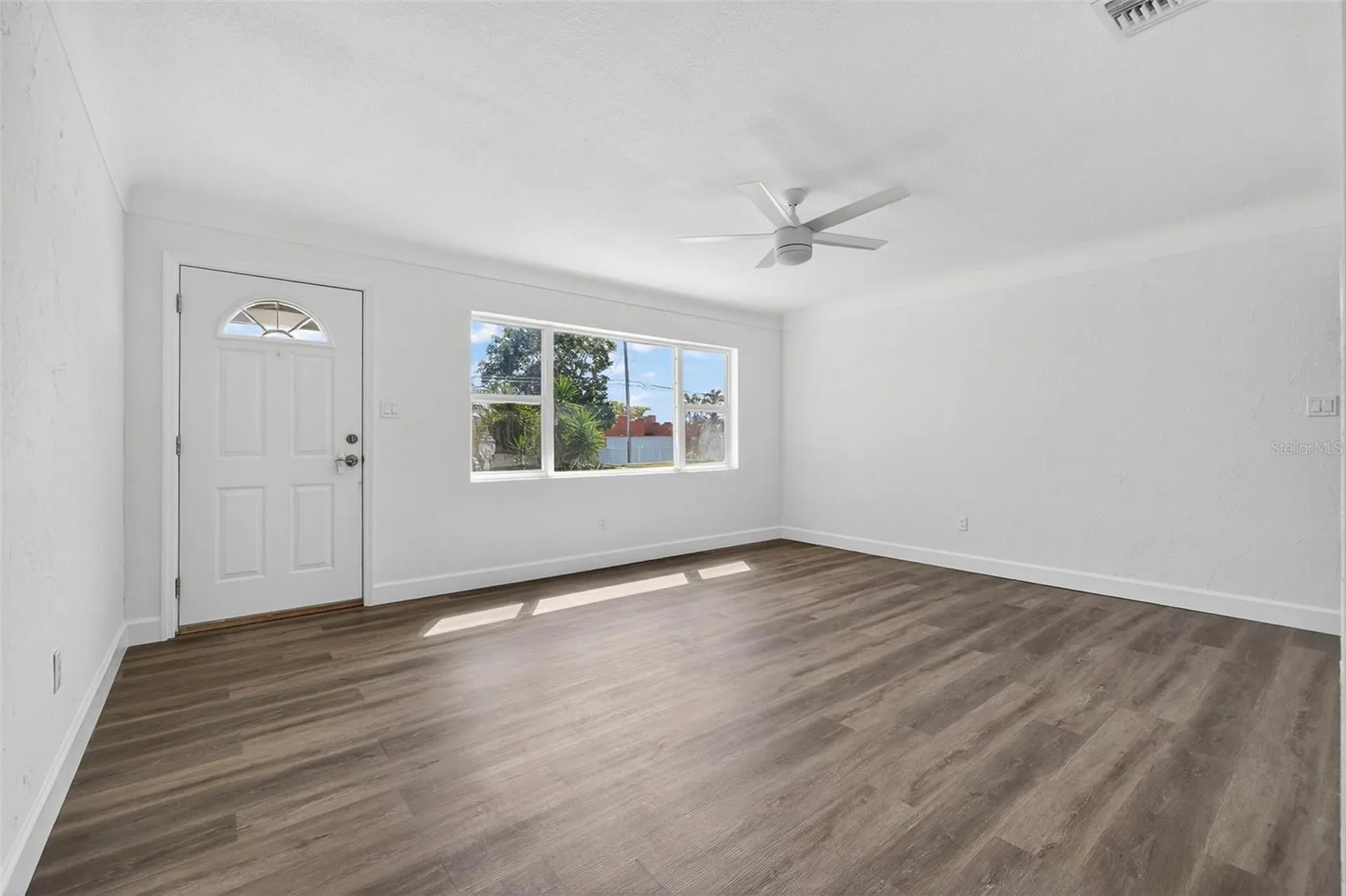 211 89th Avenue N St Petersburg FL 33702