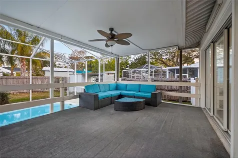 211 89th Avenue N St Petersburg FL 33702