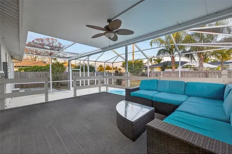 211 89th Avenue N St Petersburg FL 33702