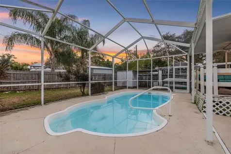 211 89th Avenue N St Petersburg FL 33702