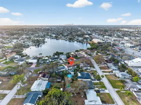 211 89th Avenue N St Petersburg FL 33702