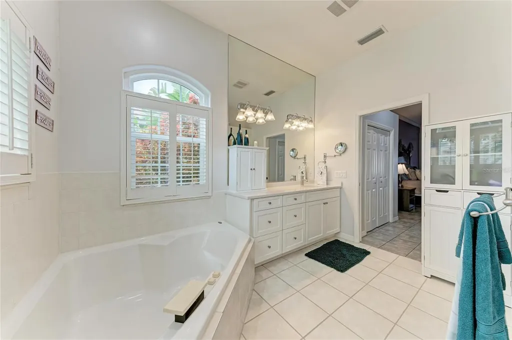 4735 Spinnaker Drive Bradenton FL 34208