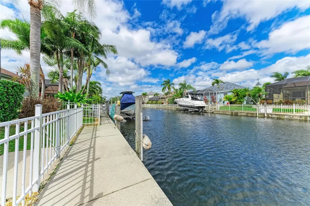 4735 Spinnaker Drive Bradenton FL 34208