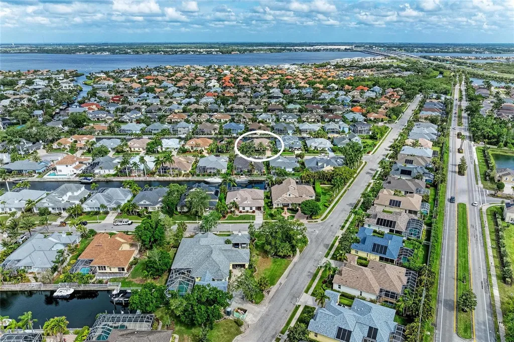 4735 Spinnaker Drive Bradenton FL 34208