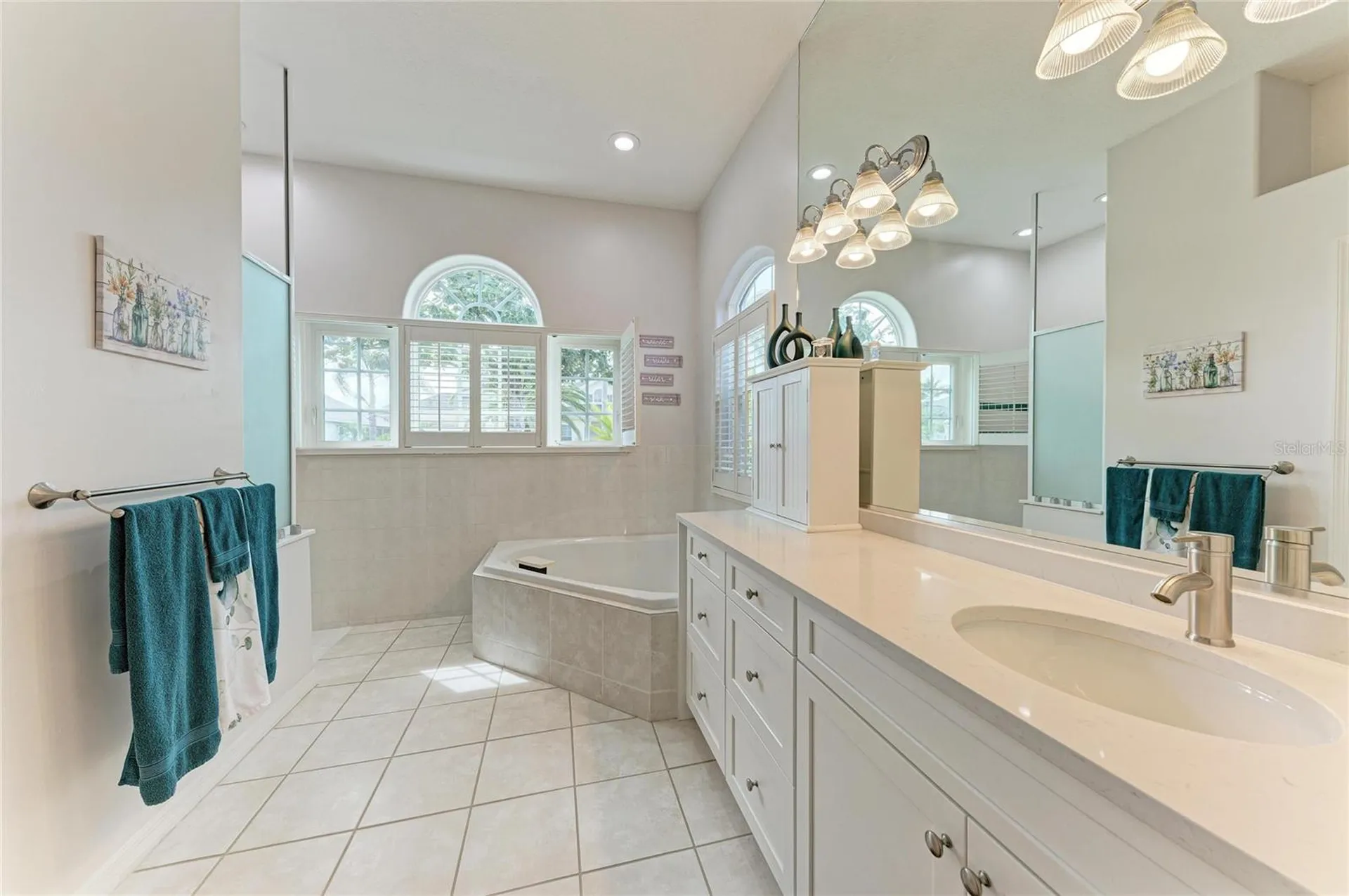 4735 Spinnaker Drive Bradenton FL 34208