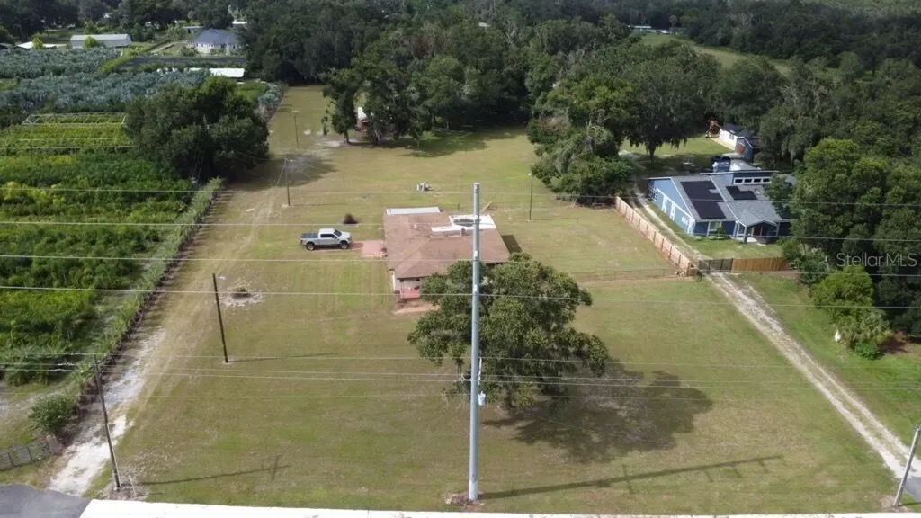 2806 E 60 Highway Plant City FL 33567