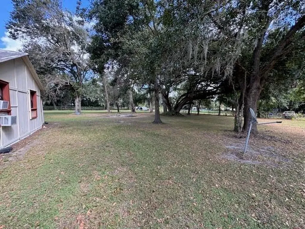 2806 E 60 Highway Plant City FL 33567