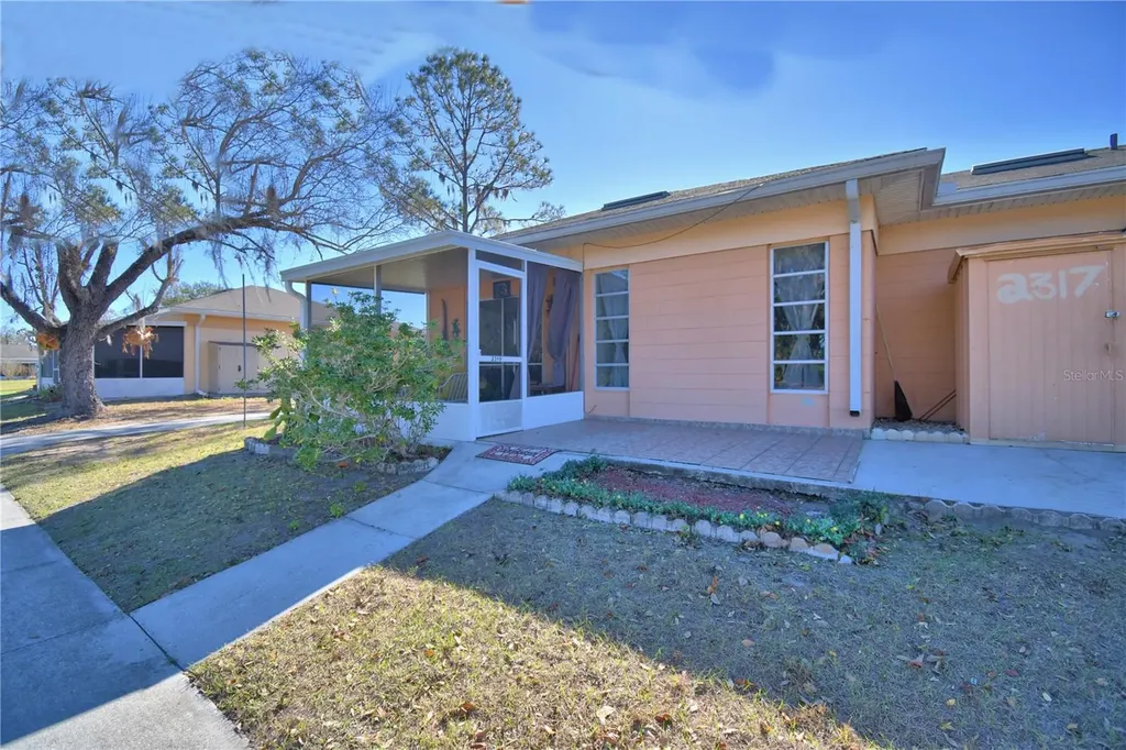2319 Club Circle Lake Wales FL 33854