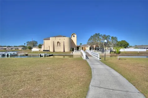 2319 Club Circle Lake Wales FL 33854