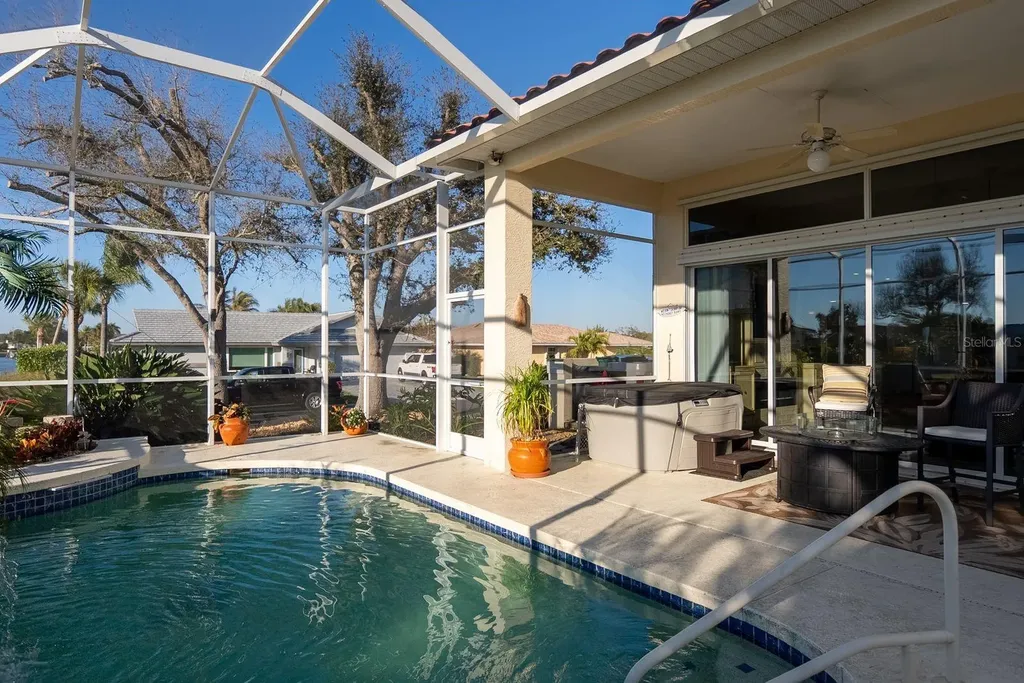 25 Windsor Drive Englewood FL 34223