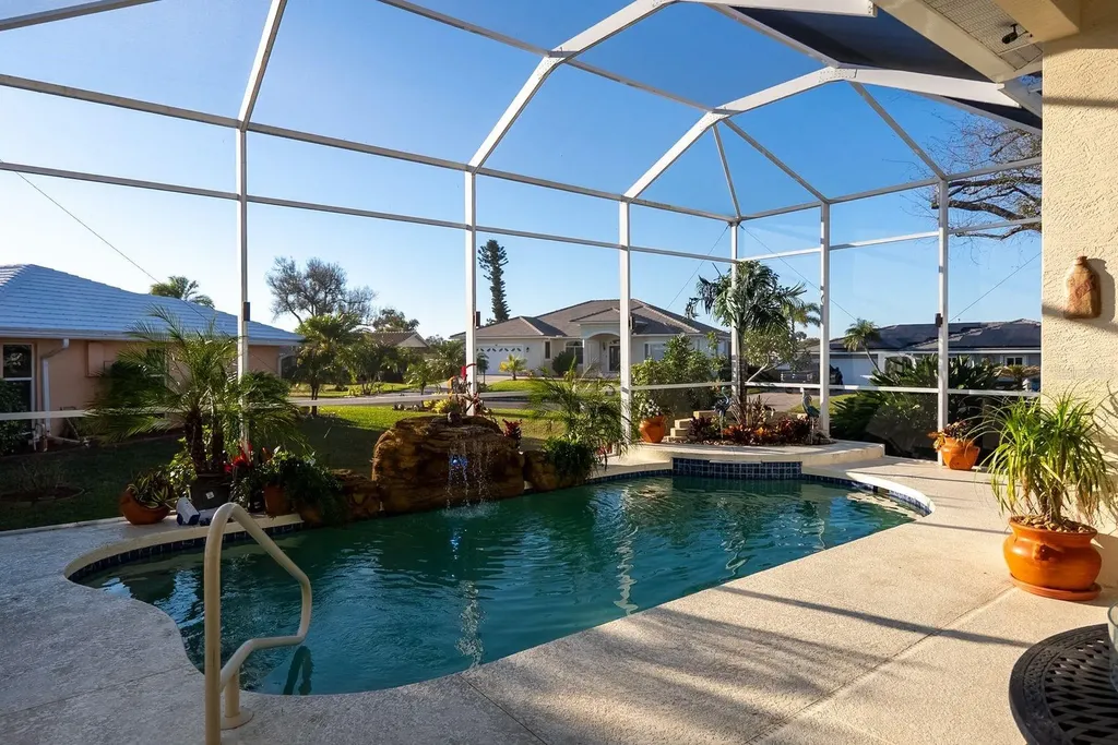 25 Windsor Drive Englewood FL 34223