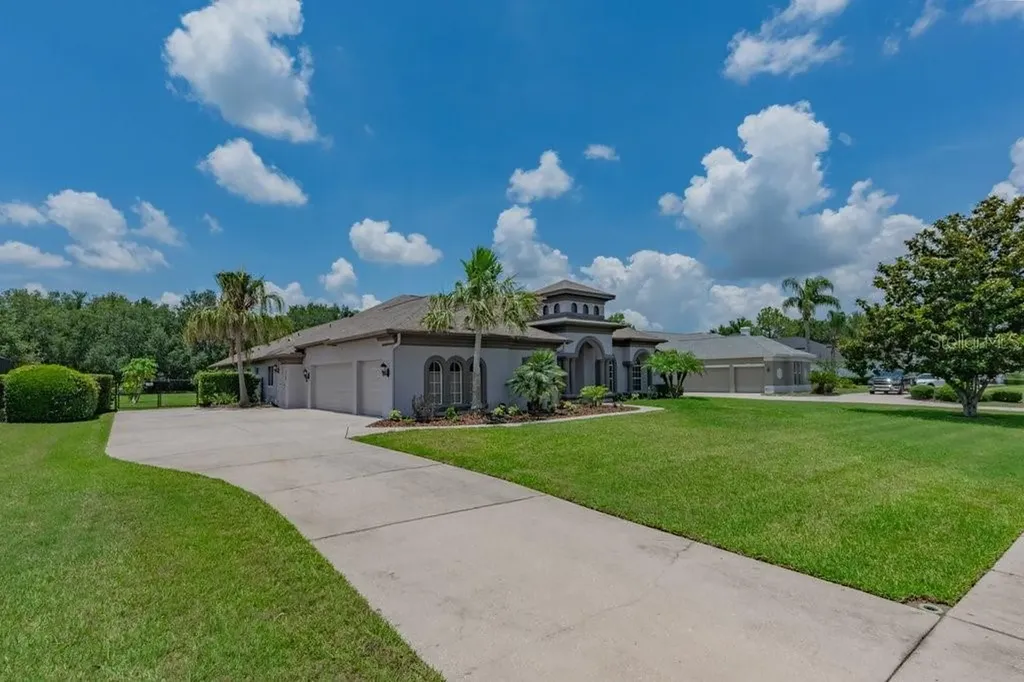 5507 Keeler Oak Street Lithia FL 33547