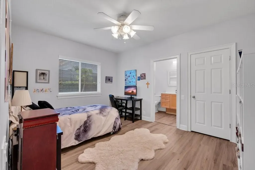 5507 Keeler Oak Street Lithia FL 33547