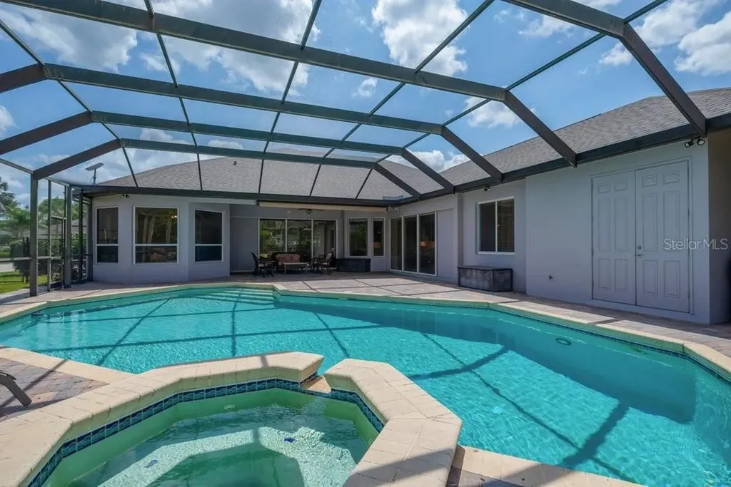 5507 Keeler Oak Street Lithia FL 33547