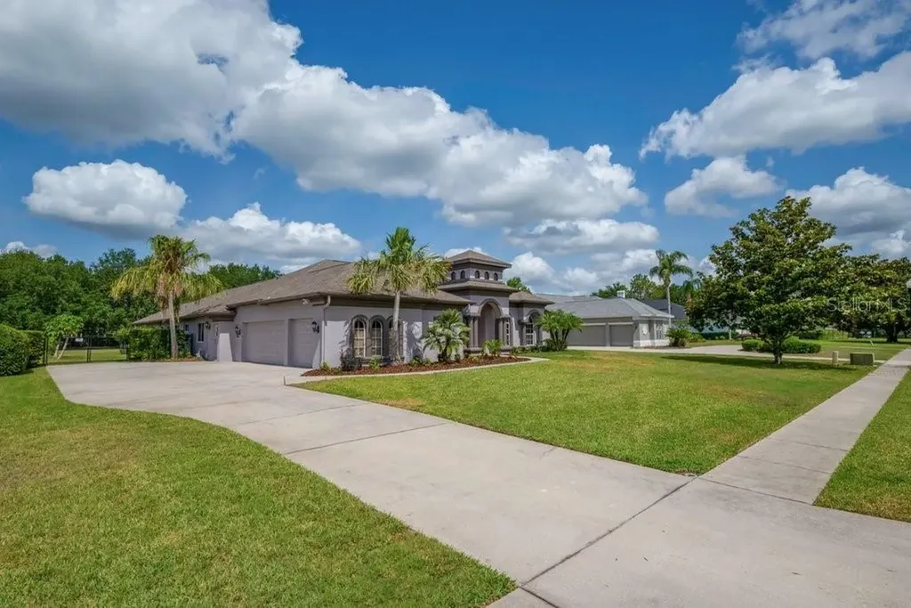 5507 Keeler Oak Street Lithia FL 33547