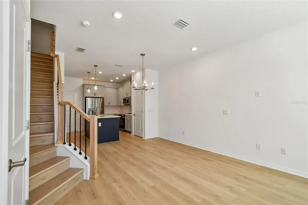 4333 Roush Avenue Orlando FL 32803