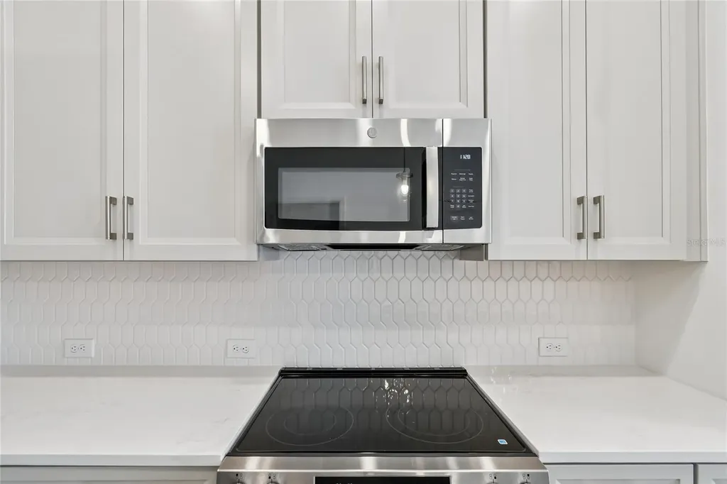 4333 Roush Avenue Orlando FL 32803