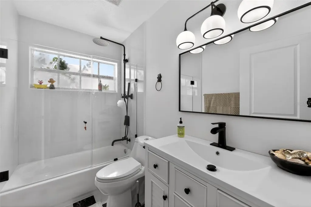 4667 Hamlets Grove Drive Sarasota FL 34235
