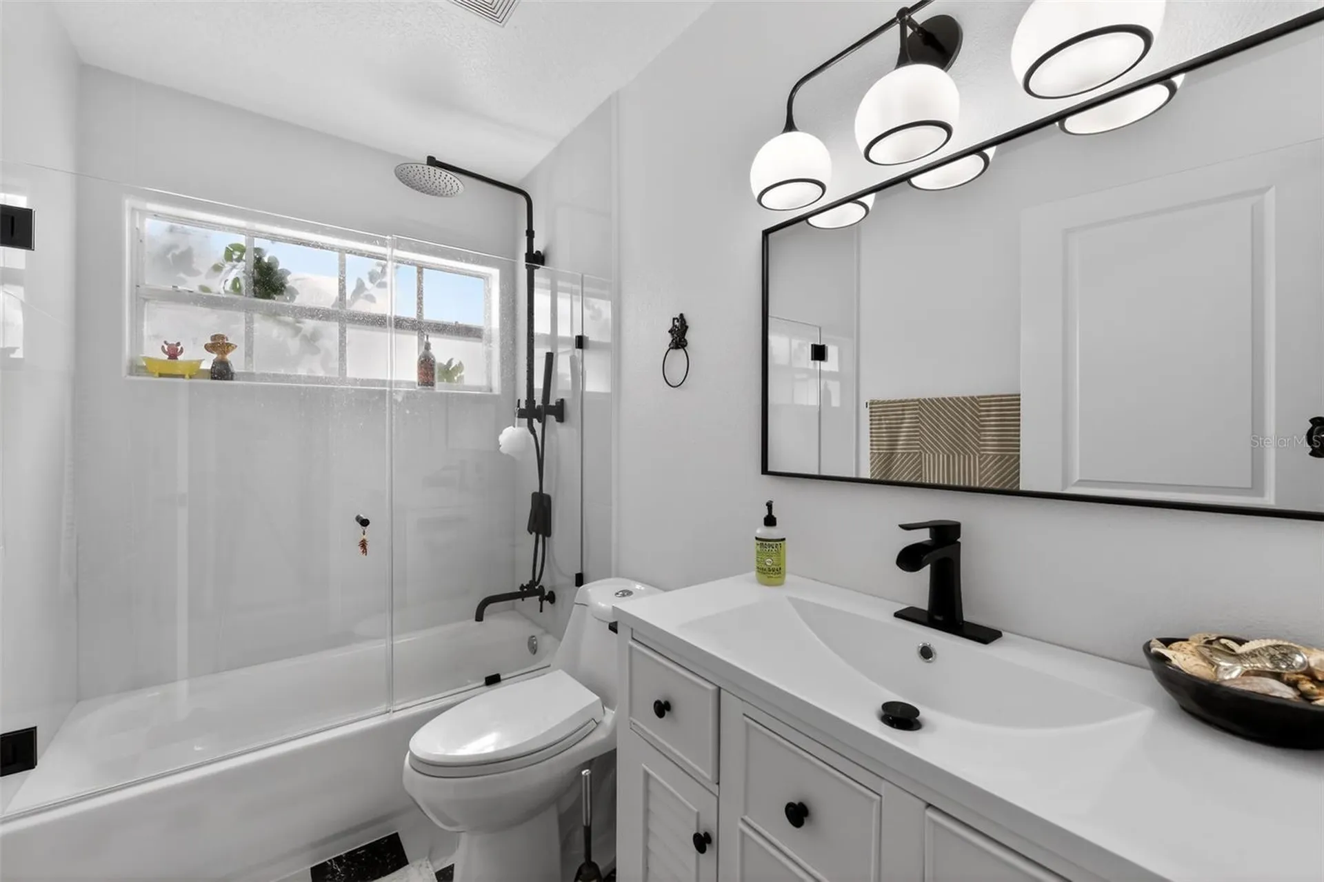 4667 Hamlets Grove Drive Sarasota FL 34235