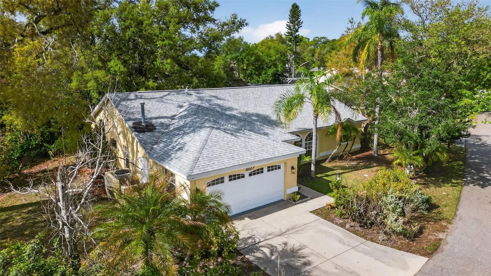4667 Hamlets Grove Drive Sarasota FL 34235