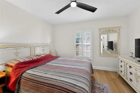 4667 Hamlets Grove Drive Sarasota FL 34235
